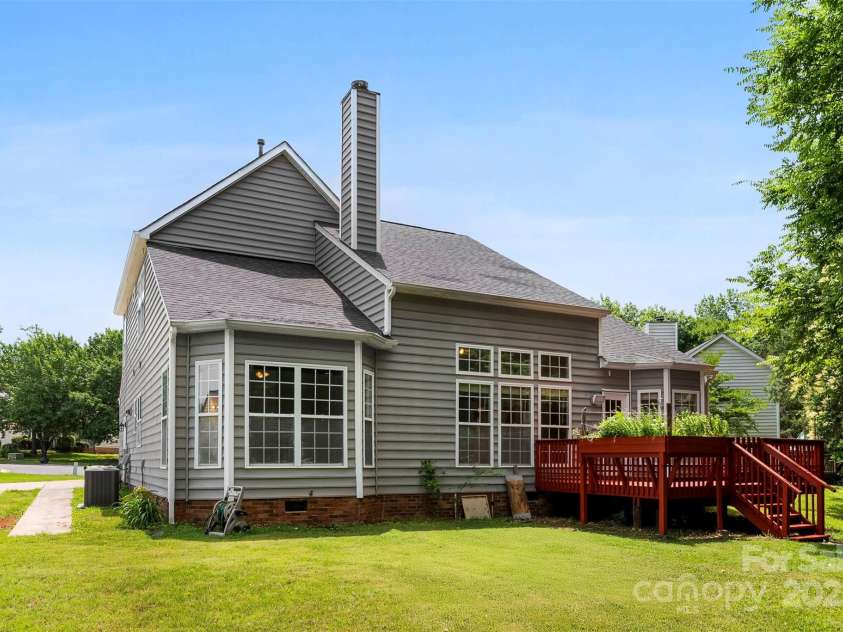 13832 Queenswater Lane, Charlotte, NC 28273.  MLS# CAR4268764, YatesRealty ID 22176. 