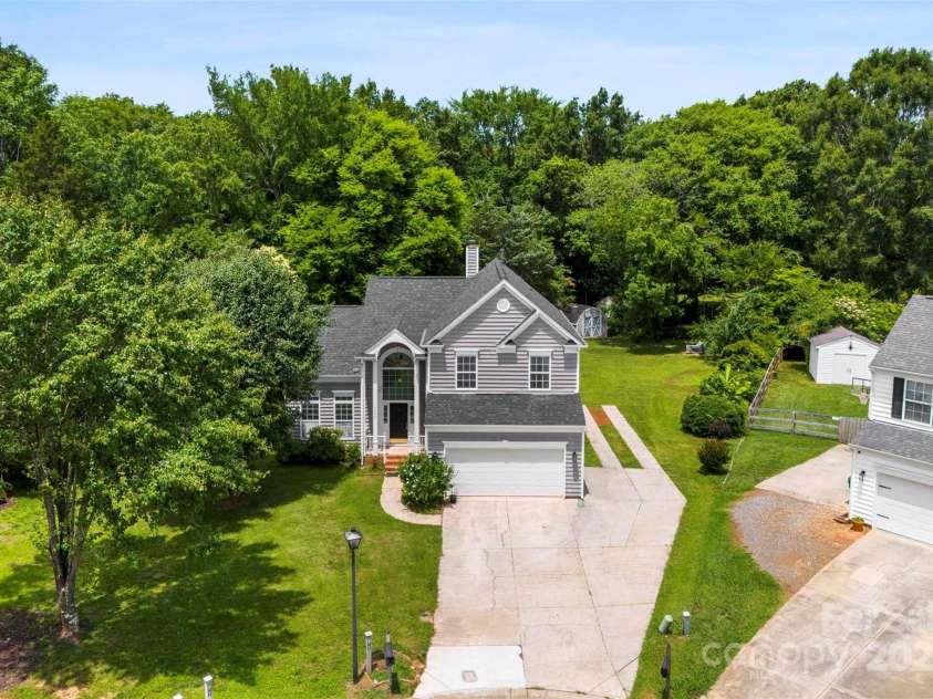 13832 Queenswater Lane, Charlotte, NC 28273.  MLS# CAR4268764, YatesRealty ID 22176. 