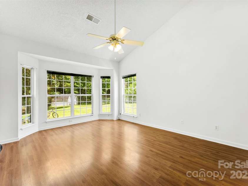 13832 Queenswater Lane, Charlotte, NC 28273.  MLS# CAR4268764, YatesRealty ID 22176. 