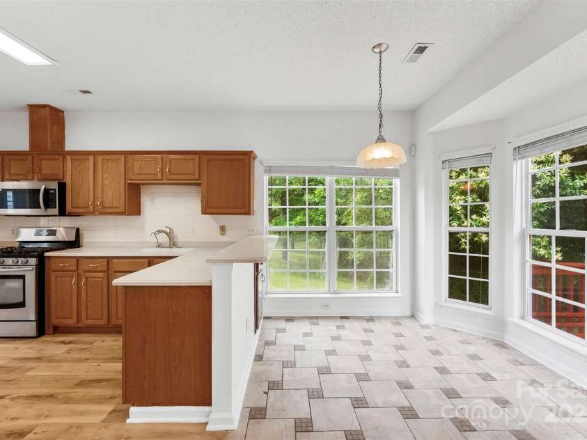 13832 Queenswater Lane, Charlotte, NC 28273.  MLS# CAR4268764, YatesRealty ID 22176. 