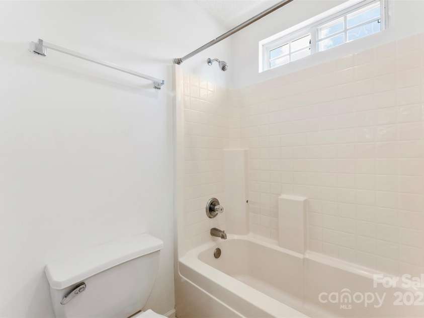 13832 Queenswater Lane, Charlotte, NC 28273.  MLS# CAR4268764, YatesRealty ID 22176. 