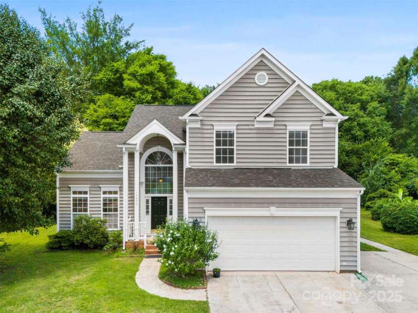 13832 Queenswater Lane, Charlotte, NC 28273.  MLS# CAR4268764, YatesRealty ID 22176. 