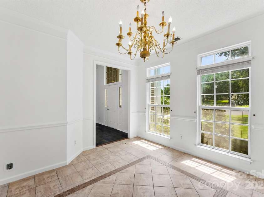 13832 Queenswater Lane, Charlotte, NC 28273.  MLS# CAR4268764, YatesRealty ID 22176. Dining room