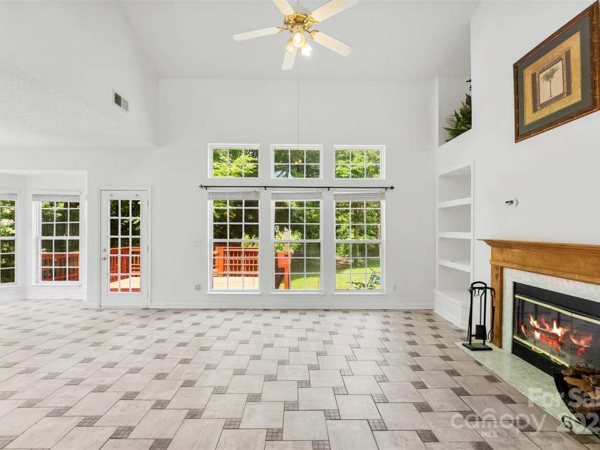 13832 Queenswater Lane, Charlotte, NC 28273.  MLS# CAR4268764, YatesRealty ID 22176. Living room
