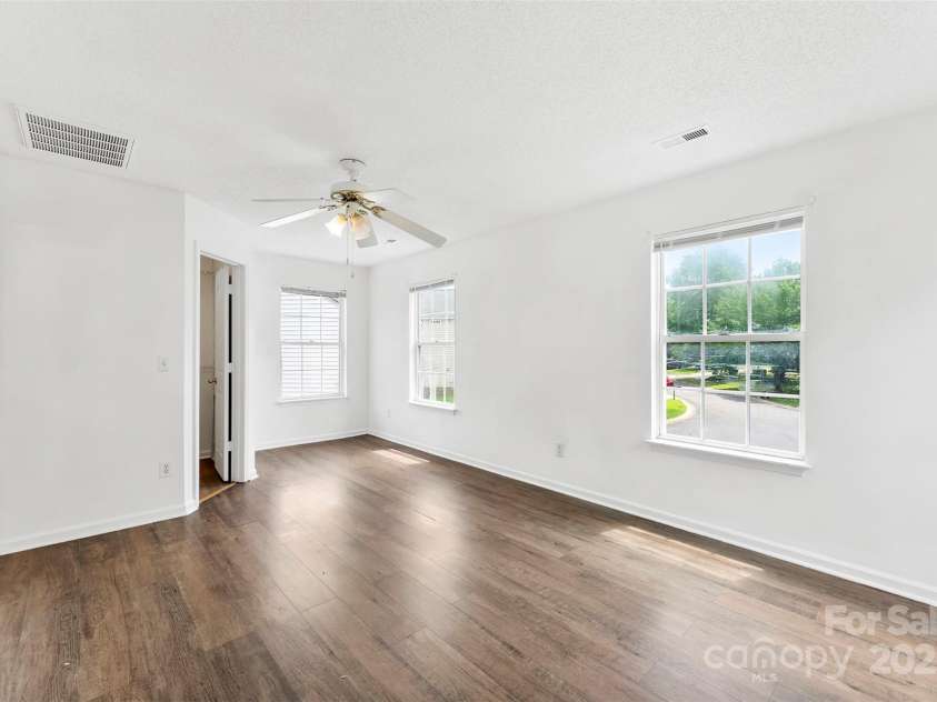 13832 Queenswater Lane, Charlotte, NC 28273.  MLS# CAR4268764, YatesRealty ID 22176. Upstairs bedroom 1
