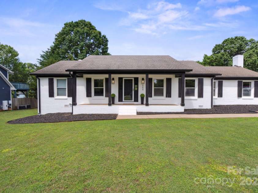 554 Isle Of Pines Road, Mooresville, NC 28117.  MLS# CAR4259799, YatesRealty ID 22177. 