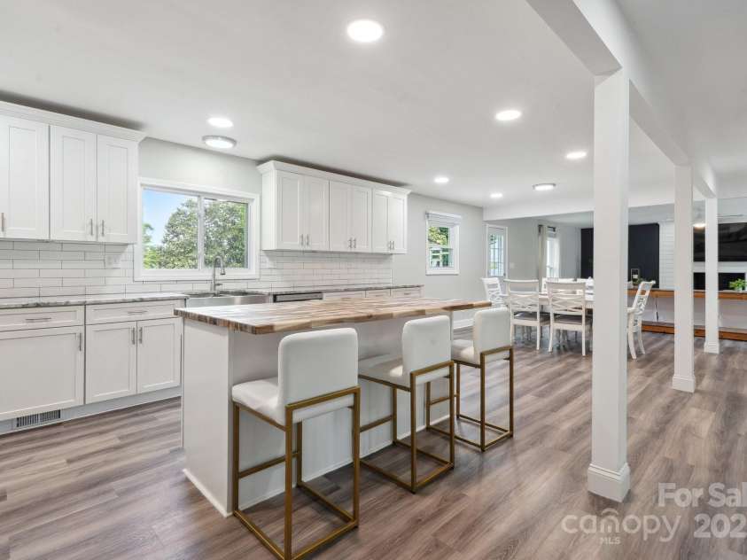554 Isle Of Pines Road, Mooresville, NC 28117.  MLS# CAR4259799, YatesRealty ID 22177. 