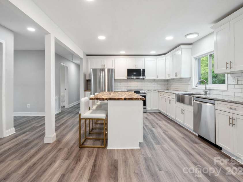 554 Isle Of Pines Road, Mooresville, NC 28117.  MLS# CAR4259799, YatesRealty ID 22177. 