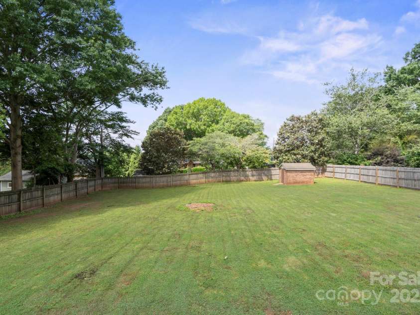 554 Isle Of Pines Road, Mooresville, NC 28117.  MLS# CAR4259799, YatesRealty ID 22177. 