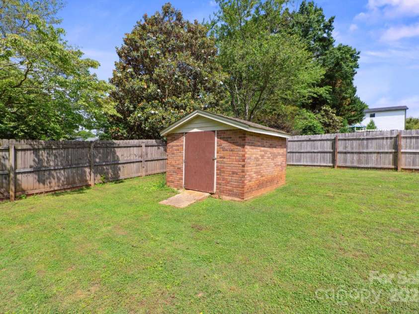 554 Isle Of Pines Road, Mooresville, NC 28117.  MLS# CAR4259799, YatesRealty ID 22177. Well House