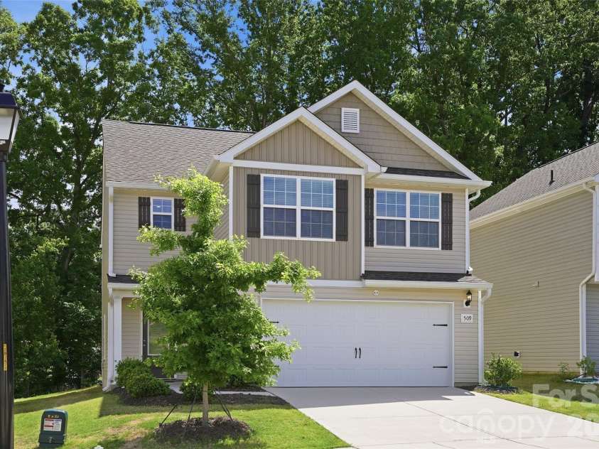 509 Hawley Street, Charlotte, NC 28214.  MLS# CAR4376916, YatesRealty ID 22179. 
