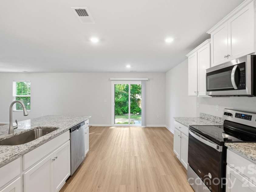 509 Hawley Street, Charlotte, NC 28214.  MLS# CAR4376916, YatesRealty ID 22179. 