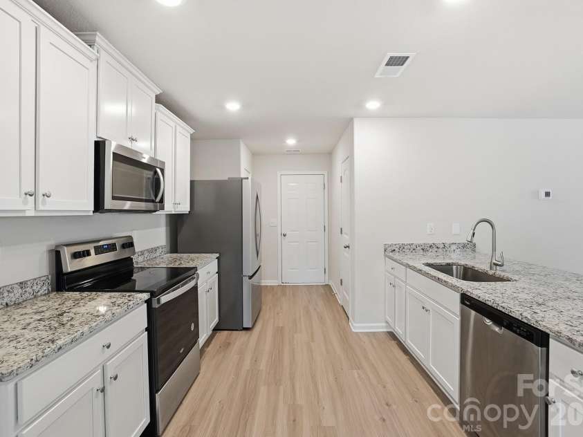 509 Hawley Street, Charlotte, NC 28214.  MLS# CAR4376916, YatesRealty ID 22179. 