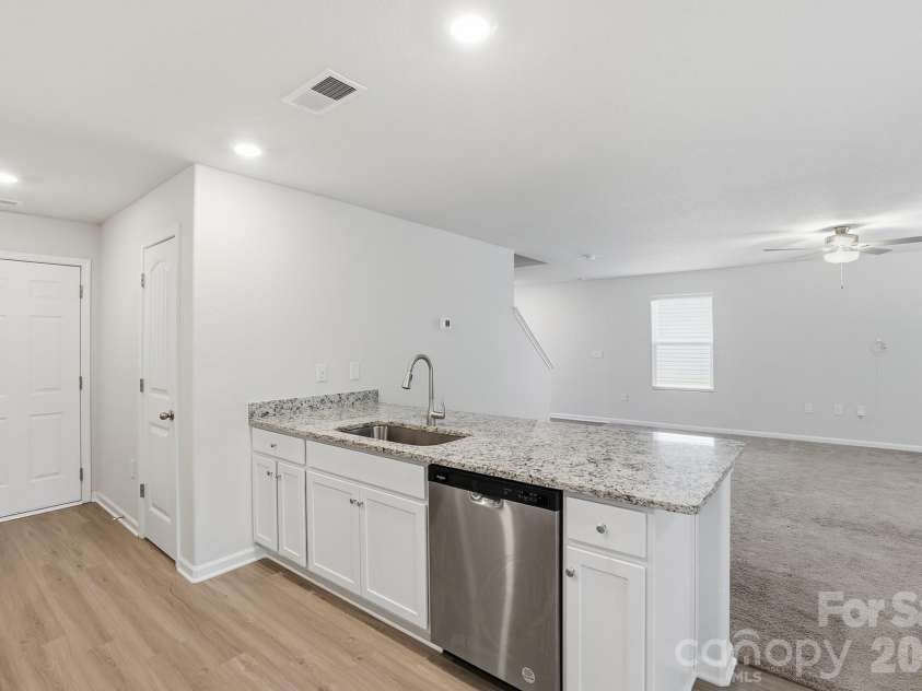 509 Hawley Street, Charlotte, NC 28214.  MLS# CAR4376916, YatesRealty ID 22179. 