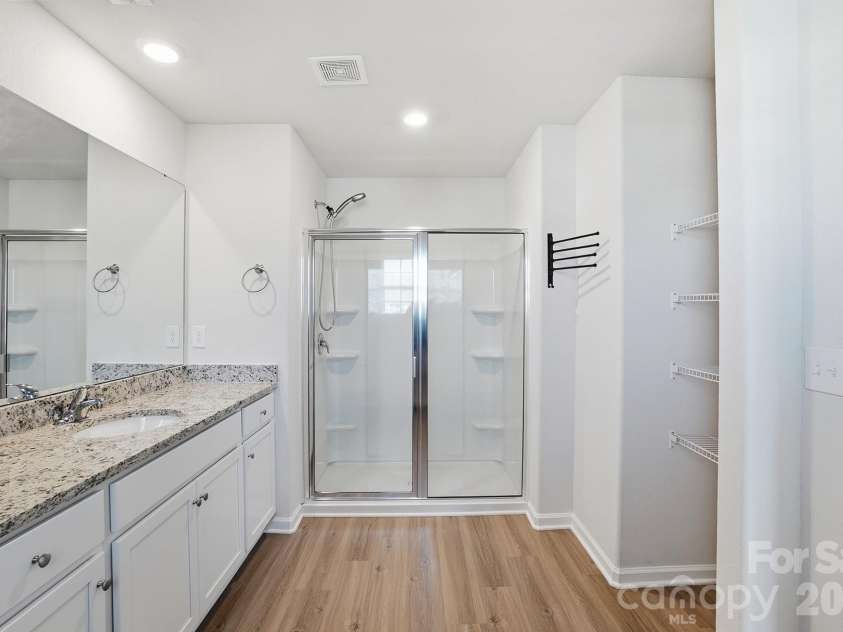 509 Hawley Street, Charlotte, NC 28214.  MLS# CAR4376916, YatesRealty ID 22179. 