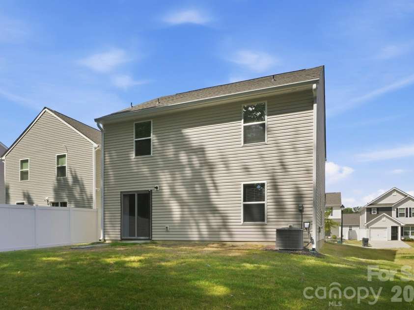509 Hawley Street, Charlotte, NC 28214.  MLS# CAR4376916, YatesRealty ID 22179. 