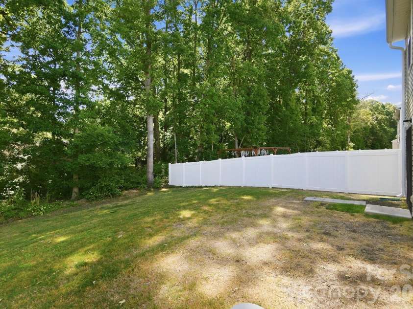 509 Hawley Street, Charlotte, NC 28214.  MLS# CAR4376916, YatesRealty ID 22179. 