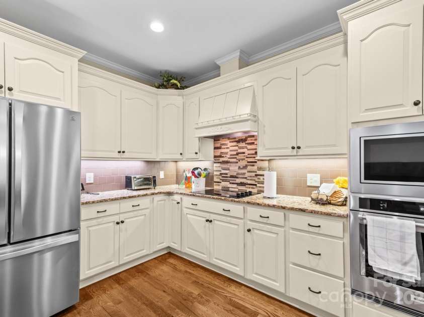 4080 Barbrick Street, Sherrills Ford, NC 28673.  MLS# CAR4281547, YatesRealty ID 2218. Check out that backsplash