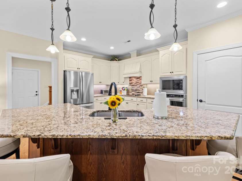 4080 Barbrick Street, Sherrills Ford, NC 28673.  MLS# CAR4281547, YatesRealty ID 2218. Kitchen