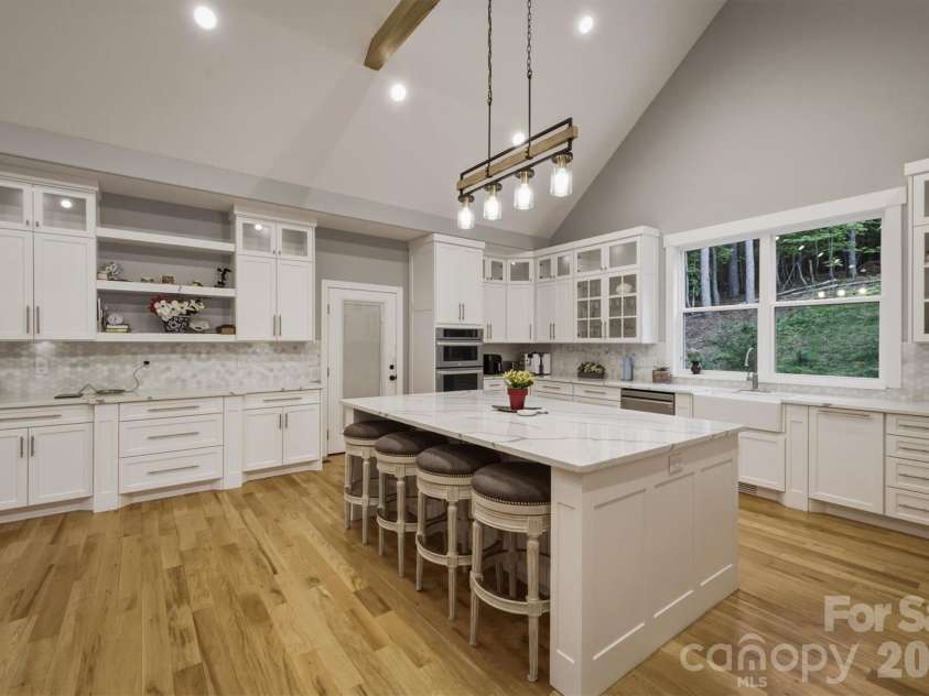 100 White Fawn Circle, Granite Falls, NC 28630.  MLS# CAR4377775, YatesRealty ID 22180. 