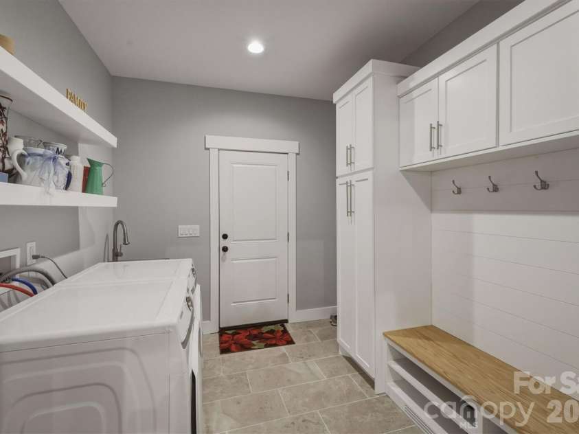 100 White Fawn Circle, Granite Falls, NC 28630.  MLS# CAR4377775, YatesRealty ID 22180. 