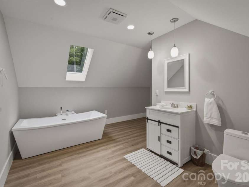 100 White Fawn Circle, Granite Falls, NC 28630.  MLS# CAR4377775, YatesRealty ID 22180. 