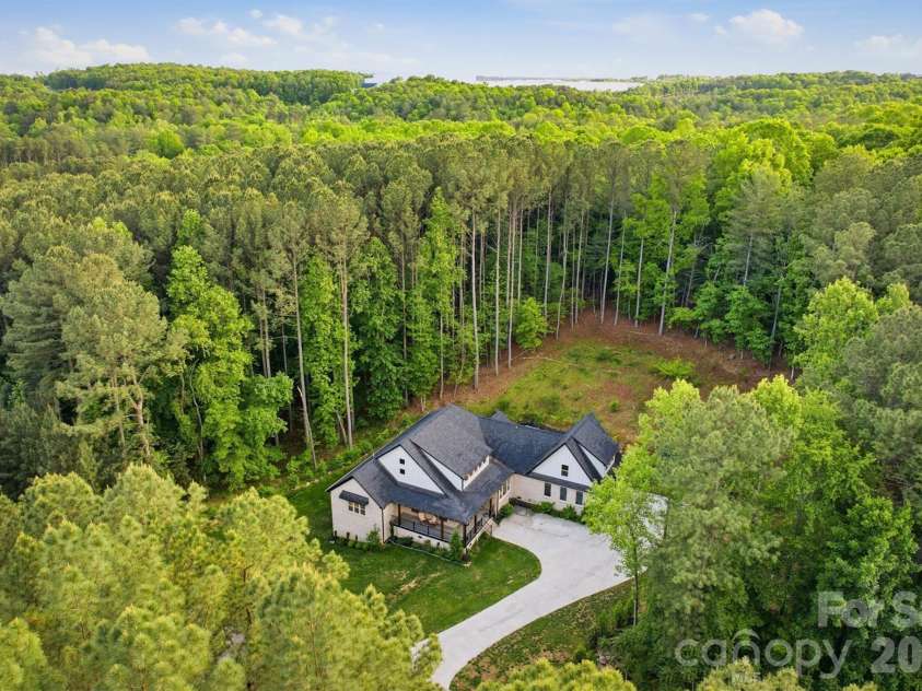 100 White Fawn Circle, Granite Falls, NC 28630.  MLS# CAR4377775, YatesRealty ID 22180. 