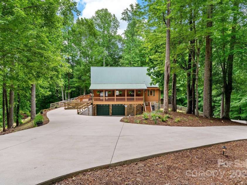 77 Pepperwood Drive, Marion, NC 28752.  MLS# CAR4258822, YatesRealty ID 22180. 