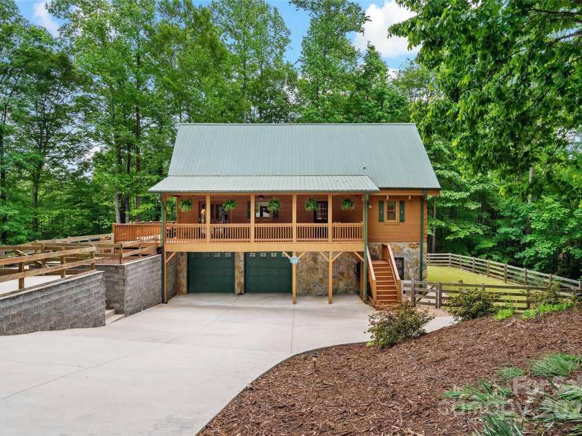 77 Pepperwood Drive, Marion, NC 28752.  MLS# CAR4258822, YatesRealty ID 22180. 