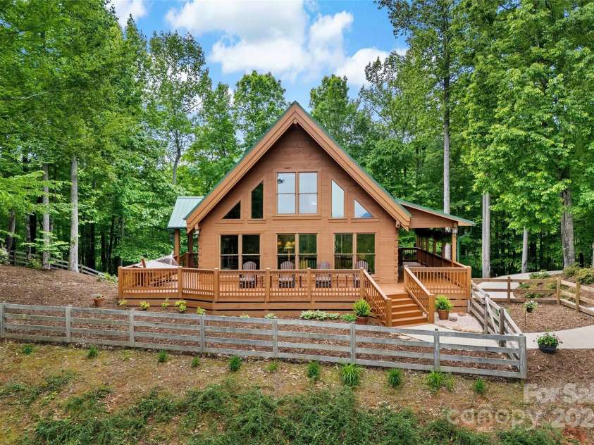 77 Pepperwood Drive, Marion, NC 28752.  MLS# CAR4258822, YatesRealty ID 22180. 