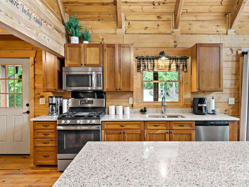 77 Pepperwood Drive, Marion, NC 28752.  MLS# CAR4258822, YatesRealty ID 22180. 