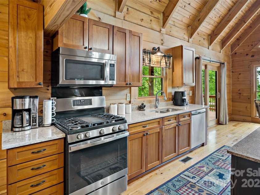 77 Pepperwood Drive, Marion, NC 28752.  MLS# CAR4258822, YatesRealty ID 22180. 