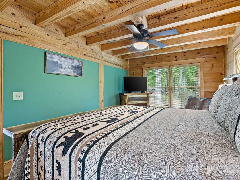 77 Pepperwood Drive, Marion, NC 28752.  MLS# CAR4258822, YatesRealty ID 22180. 