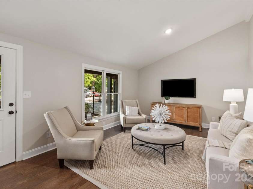 1096 Palmyra Drive, Tega Cay, SC 29708.  MLS# CAR4258396, YatesRealty ID 22182. 