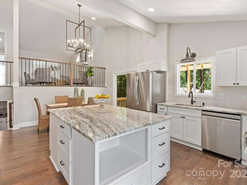 1096 Palmyra Drive, Tega Cay, SC 29708.  MLS# CAR4258396, YatesRealty ID 22182. 
