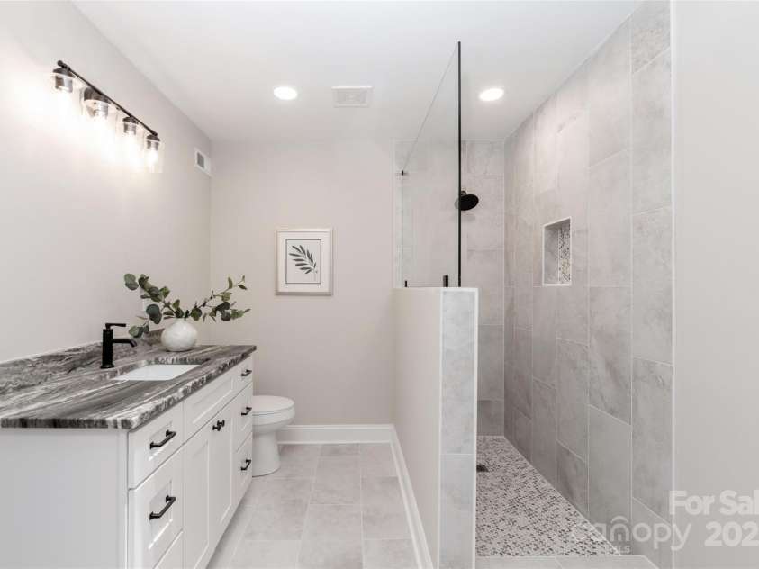 1096 Palmyra Drive, Tega Cay, SC 29708.  MLS# CAR4258396, YatesRealty ID 22182. 