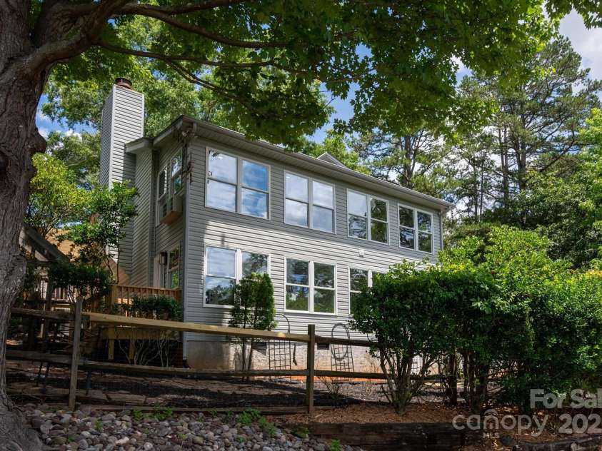 1096 Palmyra Drive, Tega Cay, SC 29708.  MLS# CAR4258396, YatesRealty ID 22182. 