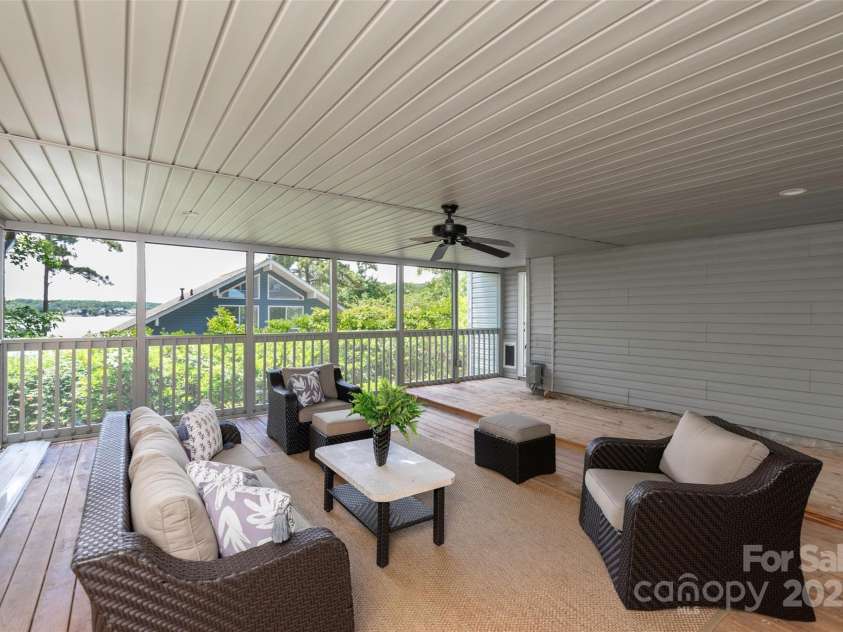 1096 Palmyra Drive, Tega Cay, SC 29708.  MLS# CAR4258396, YatesRealty ID 22182. 