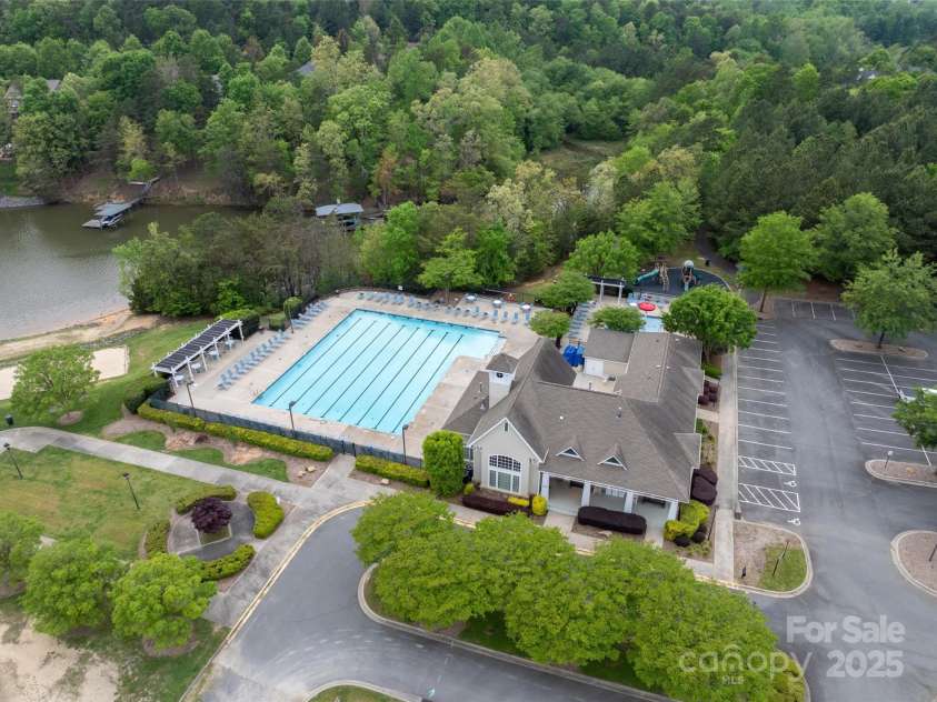1096 Palmyra Drive, Tega Cay, SC 29708.  MLS# CAR4258396, YatesRealty ID 22182. 