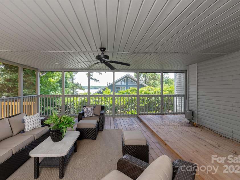 1096 Palmyra Drive, Tega Cay, SC 29708.  MLS# CAR4258396, YatesRealty ID 22182. 