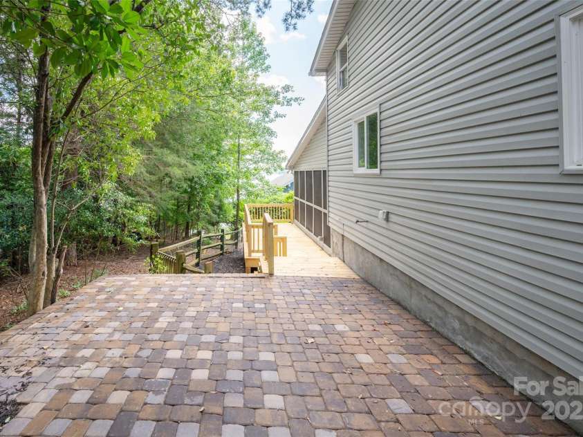 1096 Palmyra Drive, Tega Cay, SC 29708.  MLS# CAR4258396, YatesRealty ID 22182. 