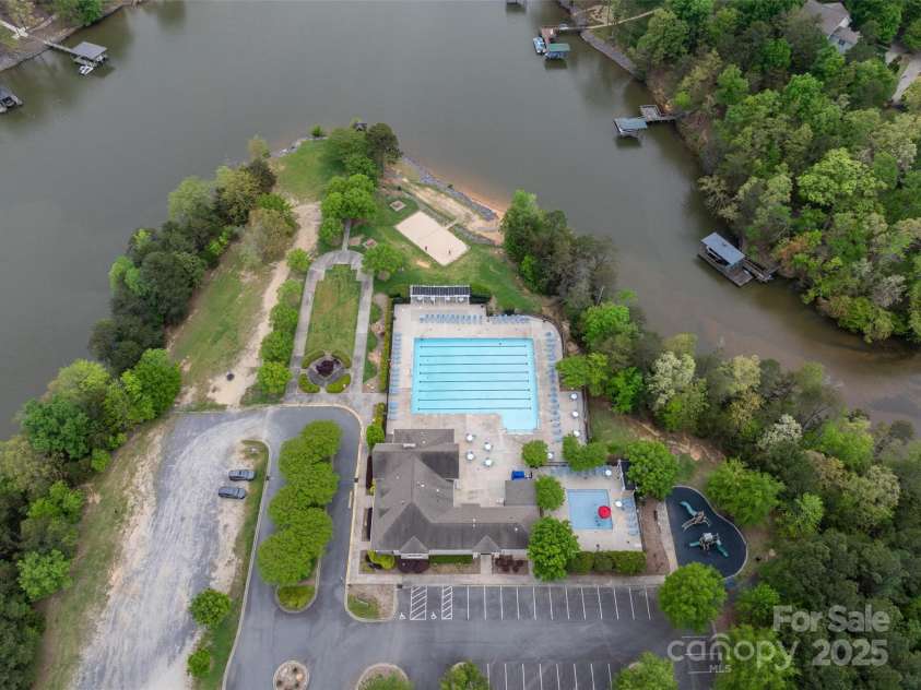 1096 Palmyra Drive, Tega Cay, SC 29708.  MLS# CAR4258396, YatesRealty ID 22182. 