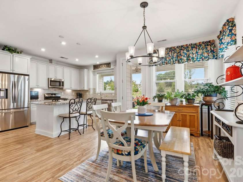 12520 Old Iron Lane, Charlotte, NC 28215.  MLS# CAR4377429, YatesRealty ID 22182. 