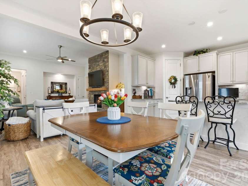 12520 Old Iron Lane, Charlotte, NC 28215.  MLS# CAR4377429, YatesRealty ID 22182. 