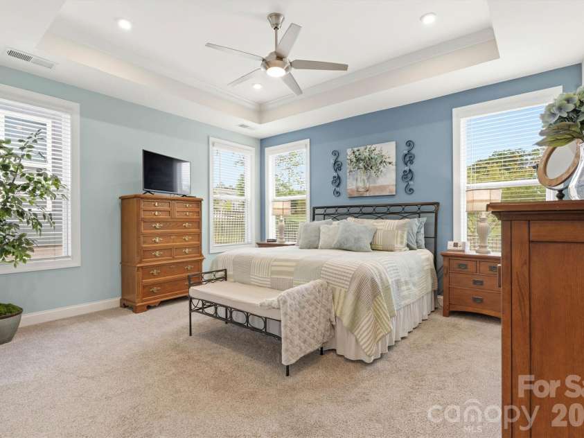12520 Old Iron Lane, Charlotte, NC 28215.  MLS# CAR4377429, YatesRealty ID 22182. 