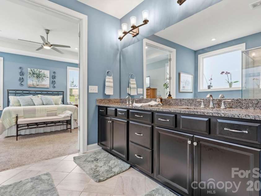 12520 Old Iron Lane, Charlotte, NC 28215.  MLS# CAR4377429, YatesRealty ID 22182. 