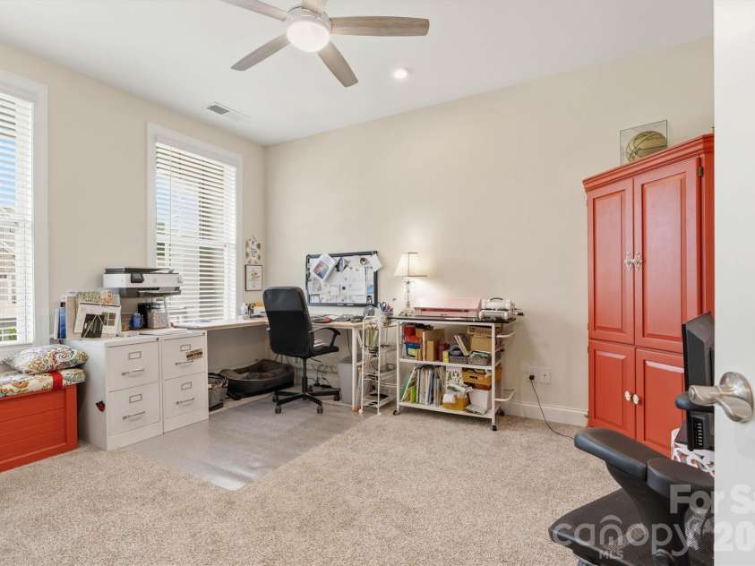 12520 Old Iron Lane, Charlotte, NC 28215.  MLS# CAR4377429, YatesRealty ID 22182. 