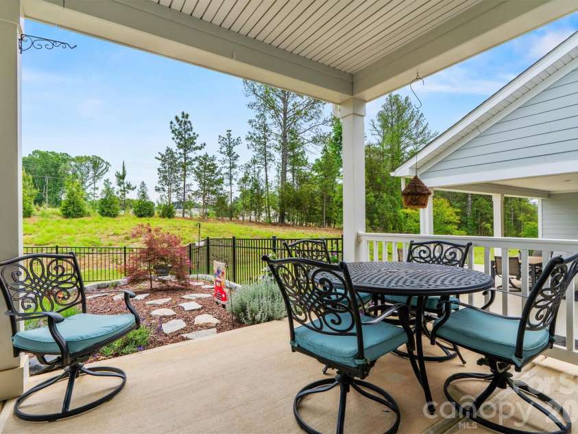 12520 Old Iron Lane, Charlotte, NC 28215.  MLS# CAR4377429, YatesRealty ID 22182. 