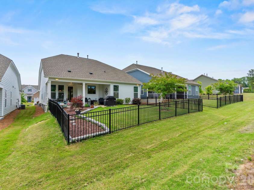 12520 Old Iron Lane, Charlotte, NC 28215.  MLS# CAR4377429, YatesRealty ID 22182. 