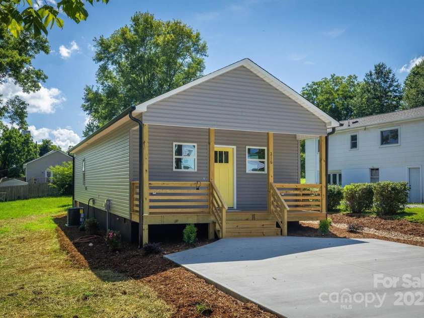 216 Stephens Drive, Morganton, NC 28655.  MLS# CAR4271572, YatesRealty ID 22183. Come see me today!